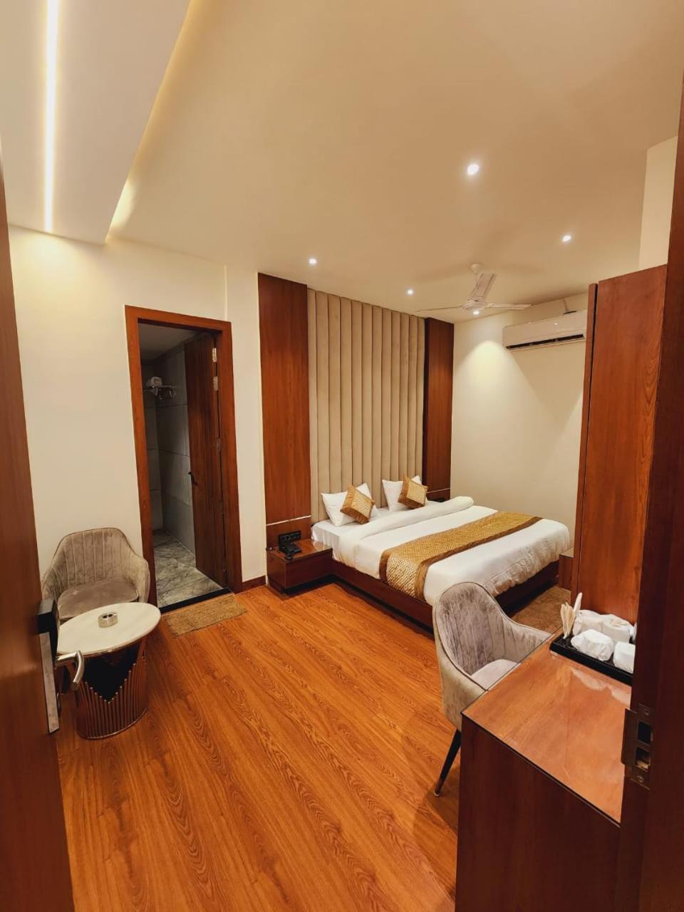 Shehnai Hotel And Banquet Hisār Exterior foto